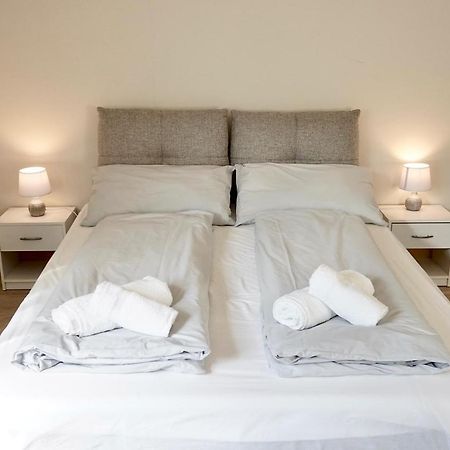 Bright Studio Apartment With Free Private Parking 메라노 외부 사진