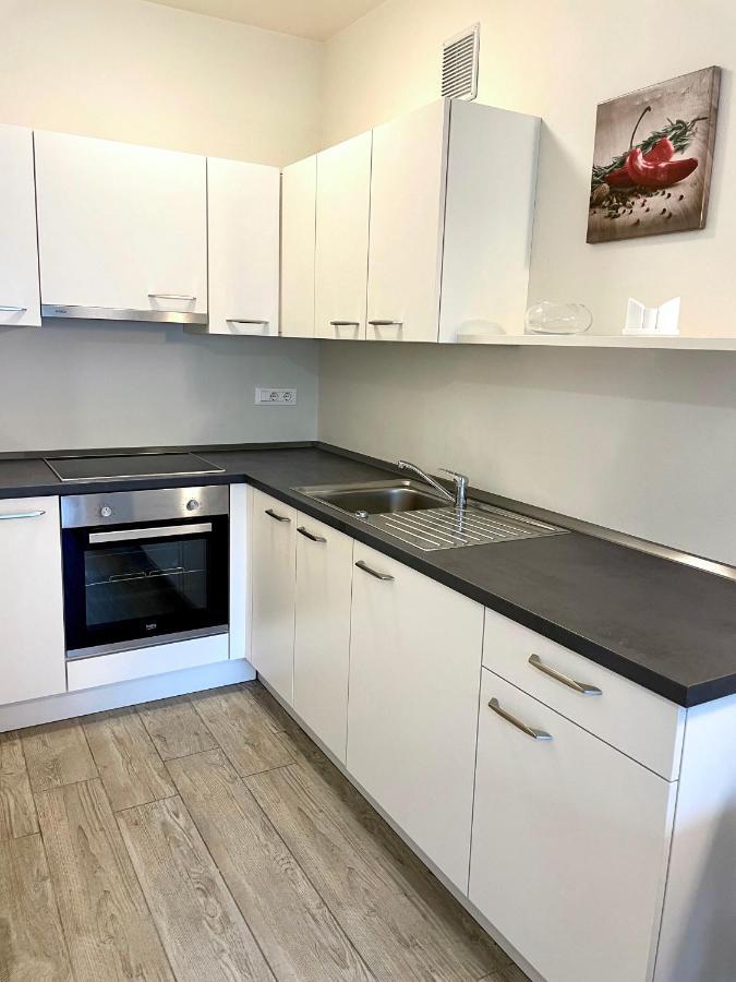 Bright Studio Apartment With Free Private Parking 메라노 외부 사진