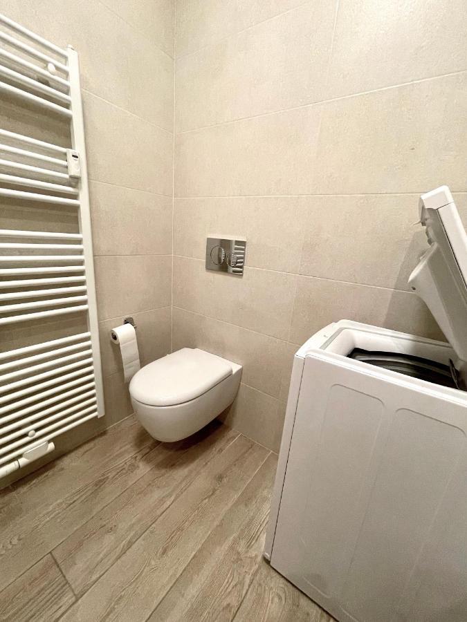 Bright Studio Apartment With Free Private Parking 메라노 외부 사진
